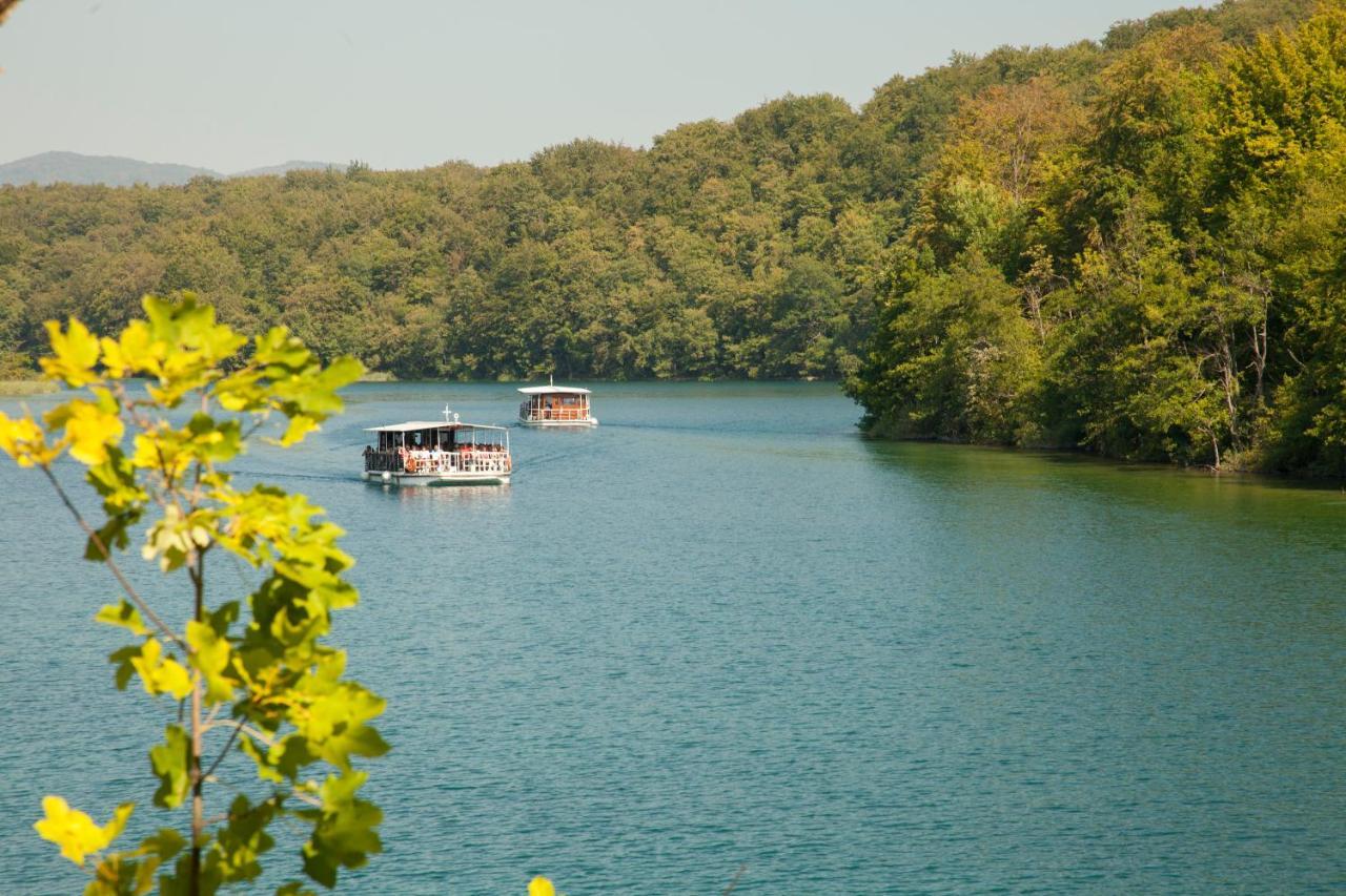 10 Minutes Walk To The Lakes Plitvicka Jezera Luaran gambar